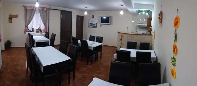 Гостевой дом Pensiunea Katalina 2 Буштени-4